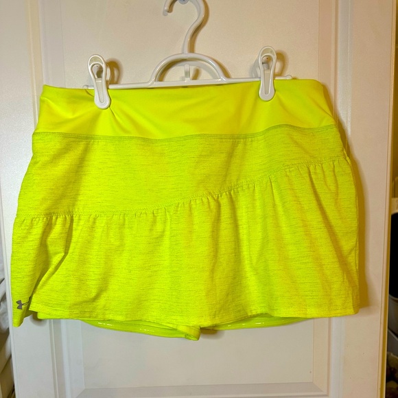 Under Armour Women's Neon Yellow Semi Fitted Skort Large - Picture 1 of 6